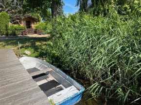 'Glamping' Angelzelt am See mit Steg und Boot (Mecklenburger Seenplatte)